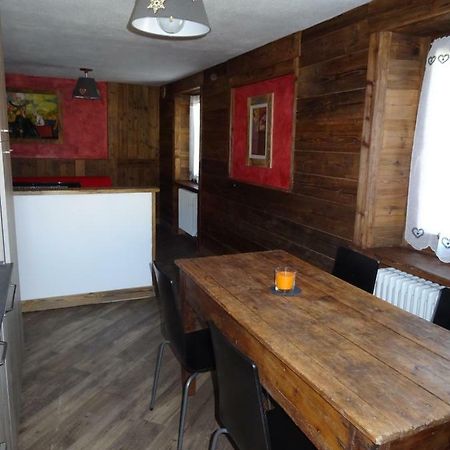 אאוסטה Maison D'Antan Alloggio Ad Uso Turistico Vda Charvensod N 0022 מראה חיצוני תמונה